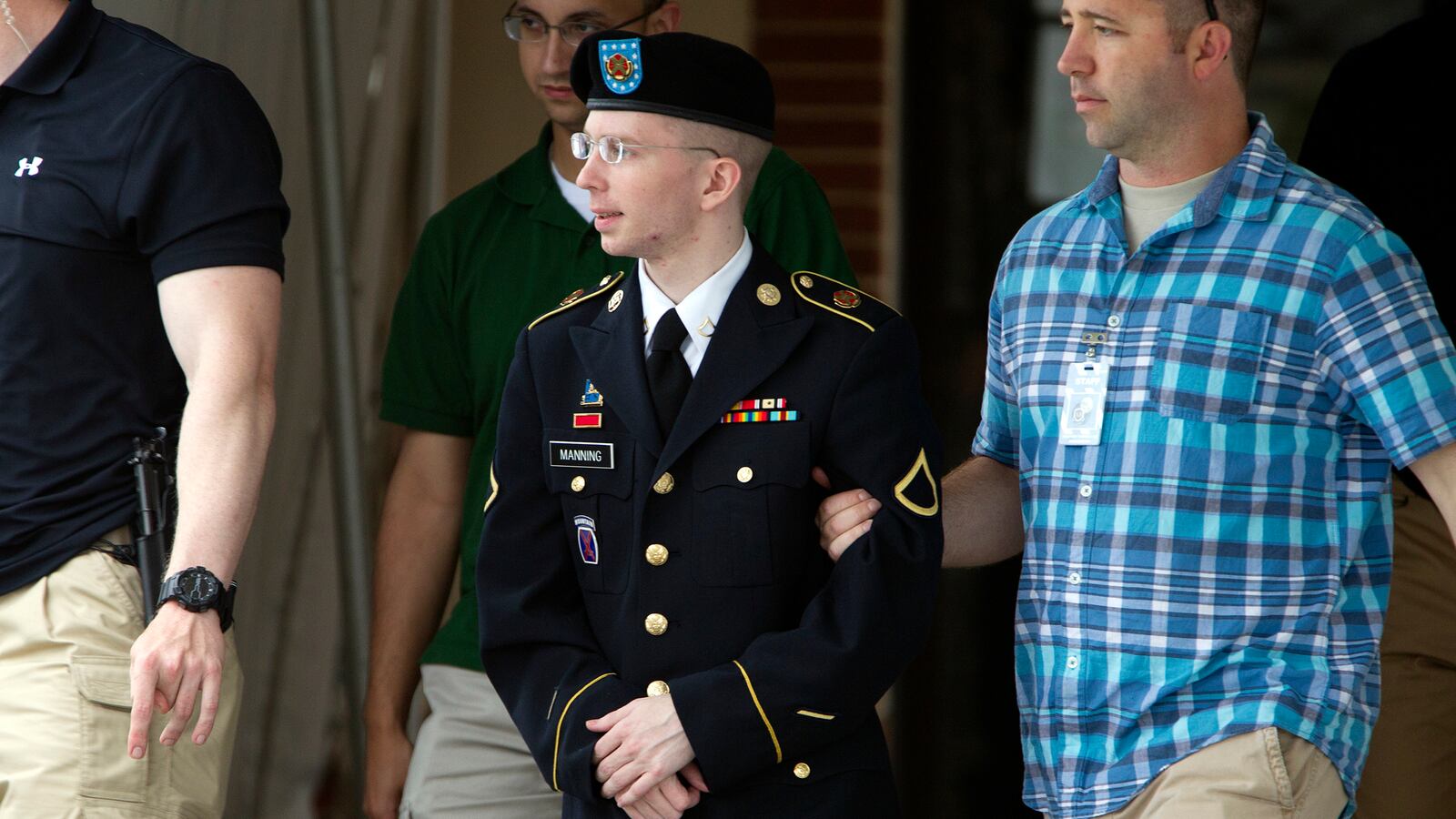 cheats/2013/07/03/bradley-manning-s-prosecution-rests-its-case/130703-manning-cheat_ynhwss