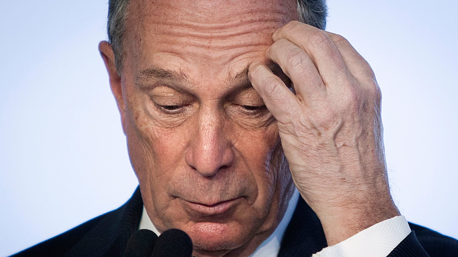 articles/2014/12/09/inside-bloomberg-news-shock-shake-up/141209-grove-bloomberg-tease_pfxoi3