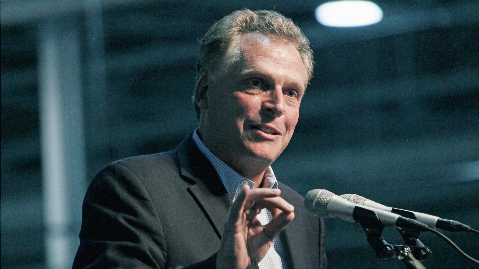 articles/2013/05/07/in-virginia-terry-mcauliffe-s-memoir-comes-back-to-haunt-him/130506-McAuliffe-tease_idmktk