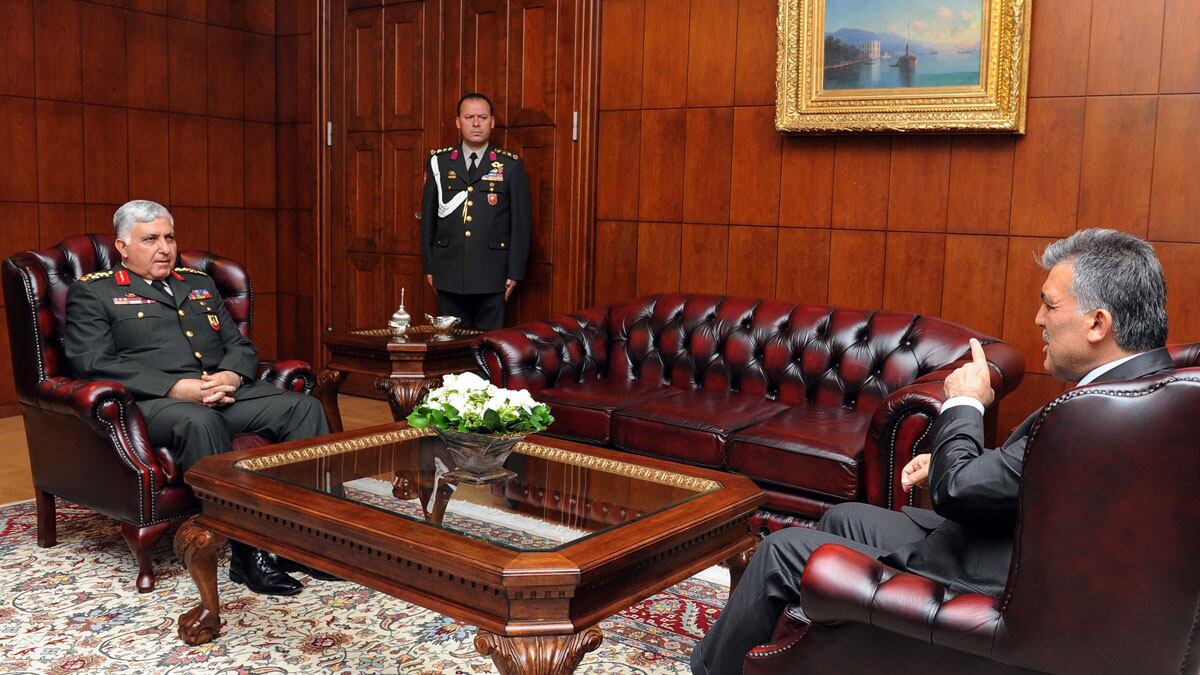 articles/2011/07/30/turkey-s-top-generals-resign-little-impact-on-turkish-politics/turkey-government-matthews_tyzeeb