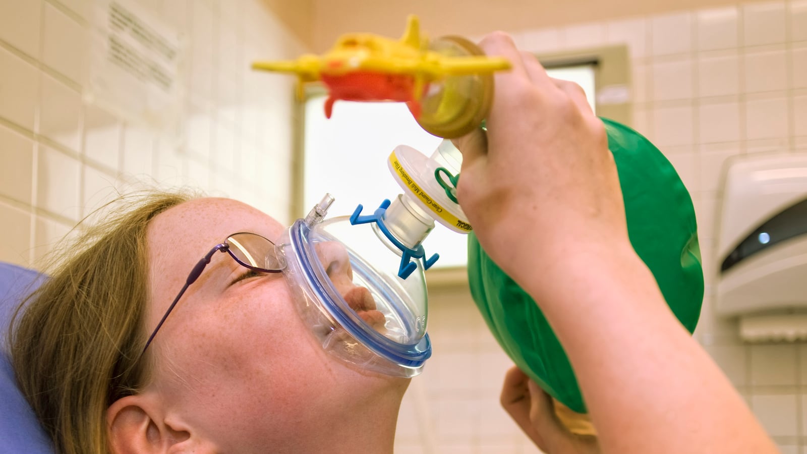 cheats/2013/03/22/l-a-police-crack-down-on-whippets/130322-nitrous-oxide-socal-cheat_pdel7s