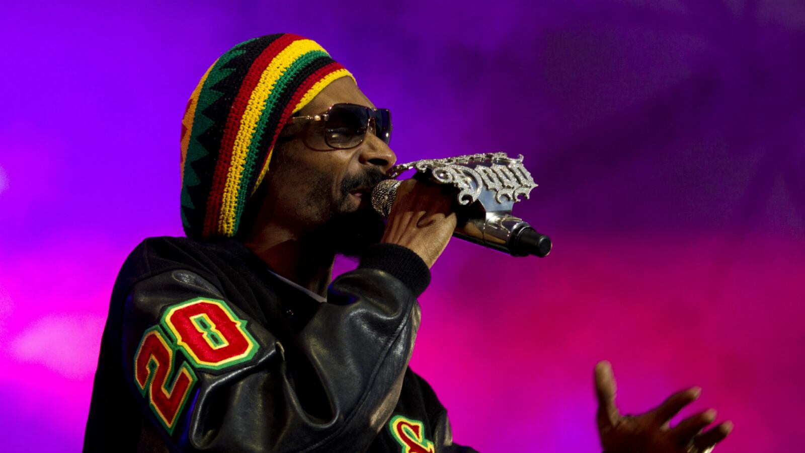 cheats/2012/07/31/snoop-dogg-now-snoop-lion/snoop-dogg-reggae_kxikrb