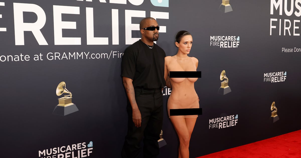 Kanye Wests Nackt-Stunt bei den Grammys könnte ihn 20 Millionen Dollar ...