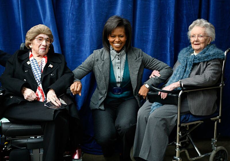 galleries/2009/04/23/the-first-100-outfits/michelle-obama-14_etj8zu