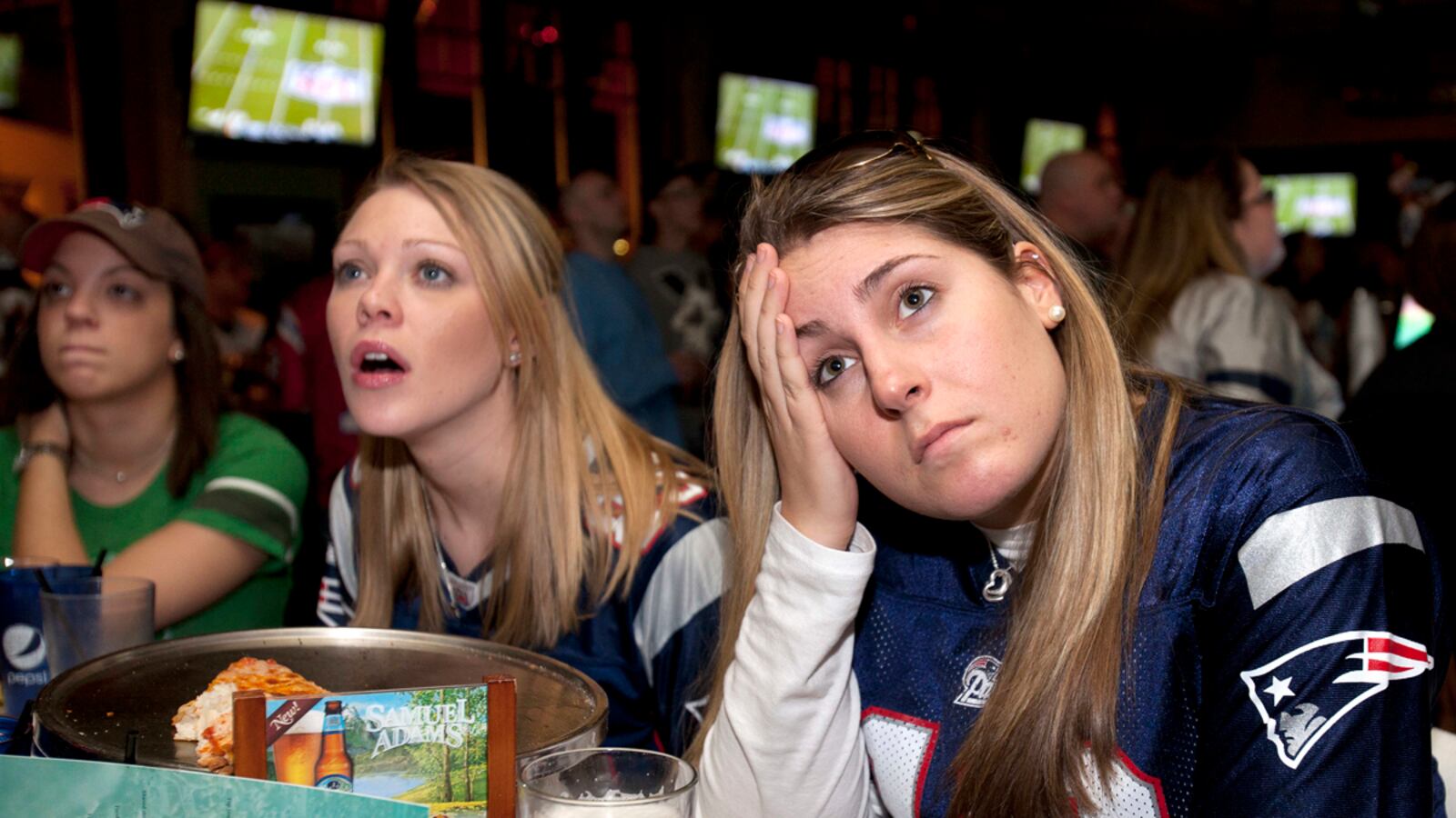 cheats/2012/02/06/super-bowl-breaks-all-records/patriots-fans-cheat_tdxbbe