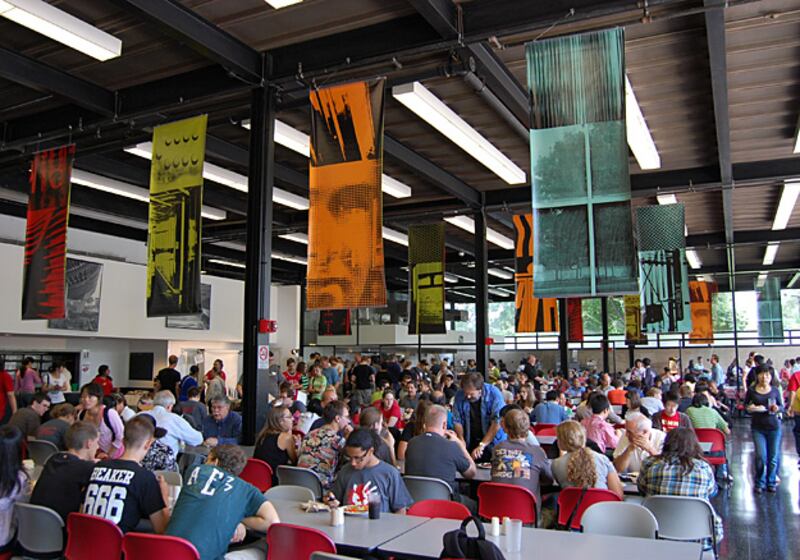 galleries/2009/10/06/campus-food/campus-food---iit_xhedju