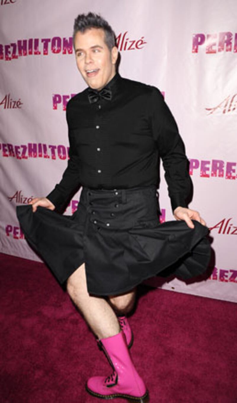 galleries/2009/12/14/the-year-in-bows/bows---perez-hilton_riptoa