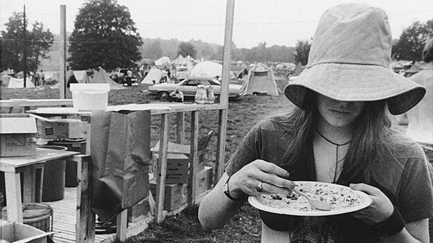 galleries/2009/08/12/woodstock-fashion-flashback/woodstock-1_chfe9i