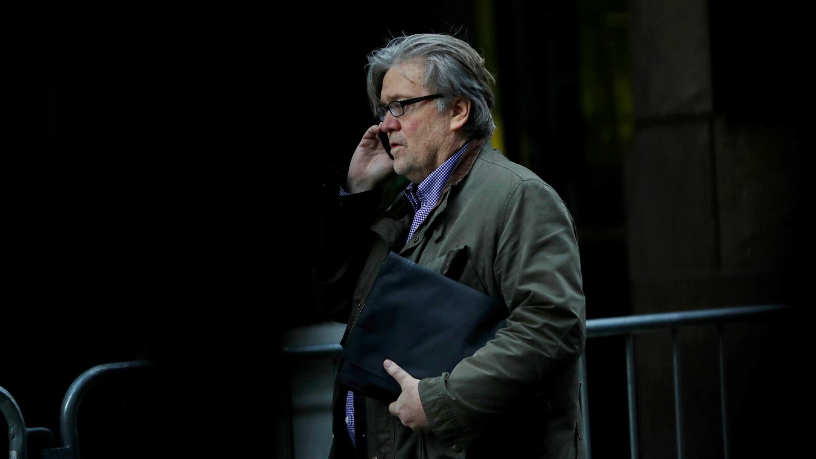 170821-bannon-breitbart-trump-afghanistan-cheat_avum20