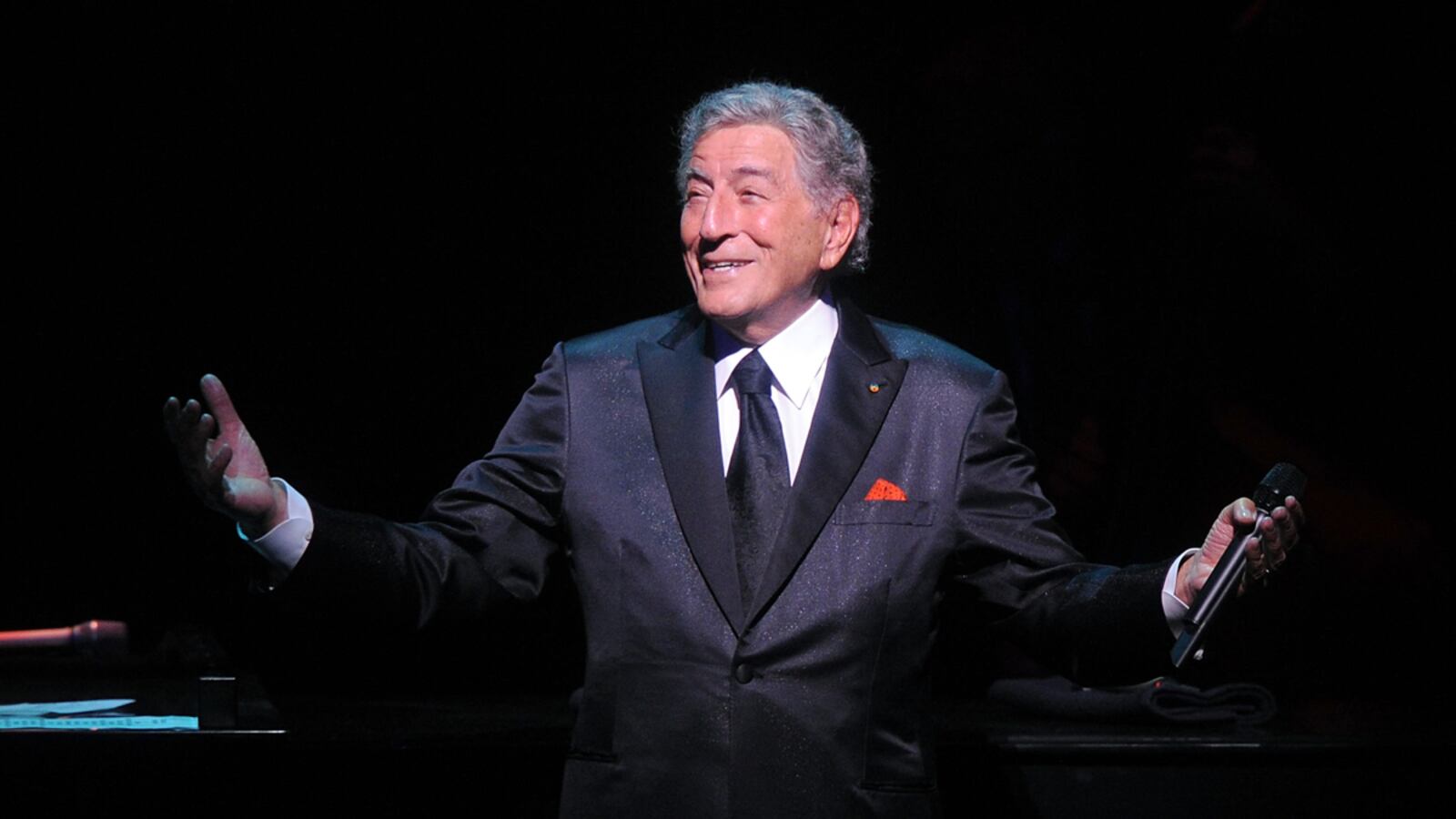 articles/2011/09/20/tony-bennett-duets-with-amy-winehouse-john-mayer-lady-gaga-more/tony-bennett-bernstein_rhewd1