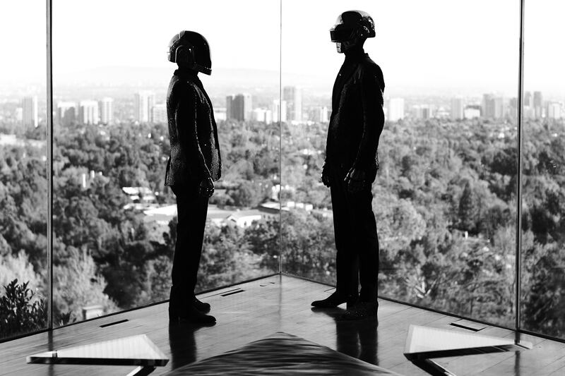 articles/2013/05/08/daft-punk-shines-for-cr-fashion-book/130509-daft-punk-tease_erdsiy