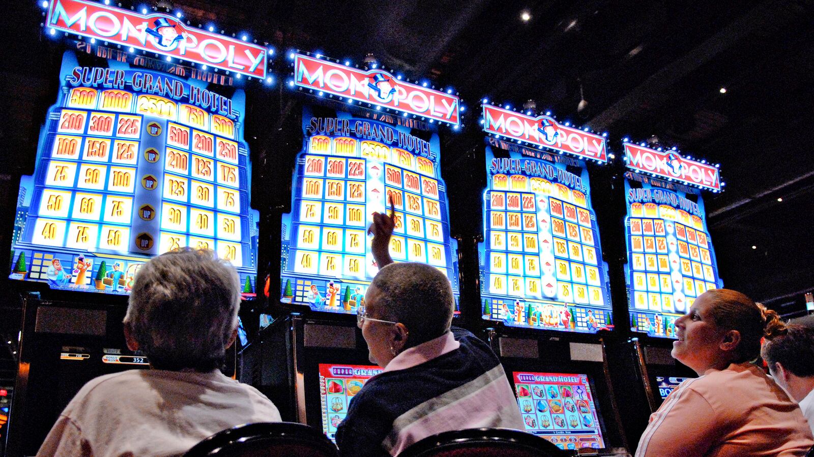 articles/2012/11/28/fiscal-cliff-fears-drive-huge-spike-in-dividend-payouts/fiscal-cliff-dividend-tax-zeitlin-tease_zxywmm