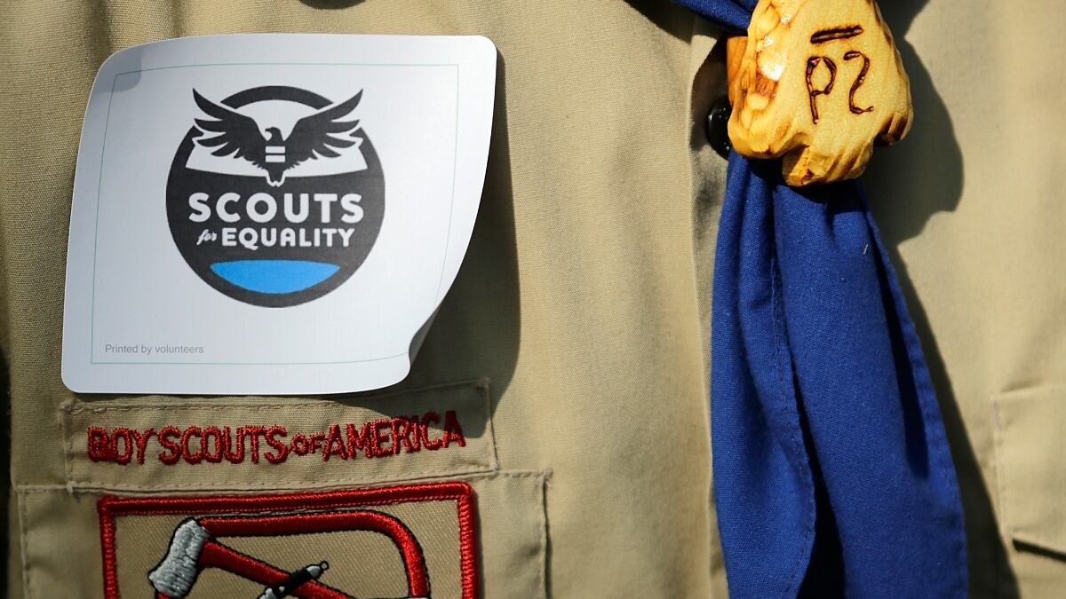 cheats/2014/04/21/gay-scout-leader-s-troop-expelled/boy-scouts-fringe_zuopjv