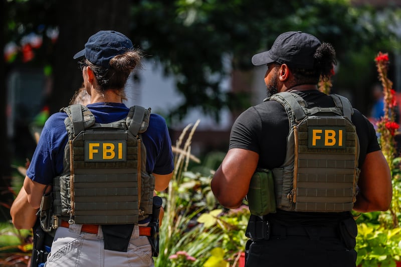 An FBI agent and a Metropolitan Police Department in Washington