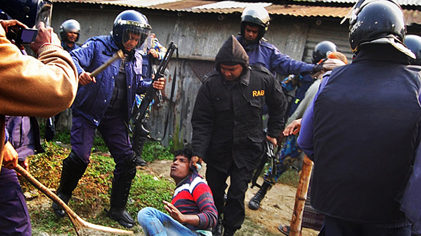 cheats/2014/01/05/11-dead-in-bengal-election-clashes/140105-bangladesh-violence-cheat_dbuw0s