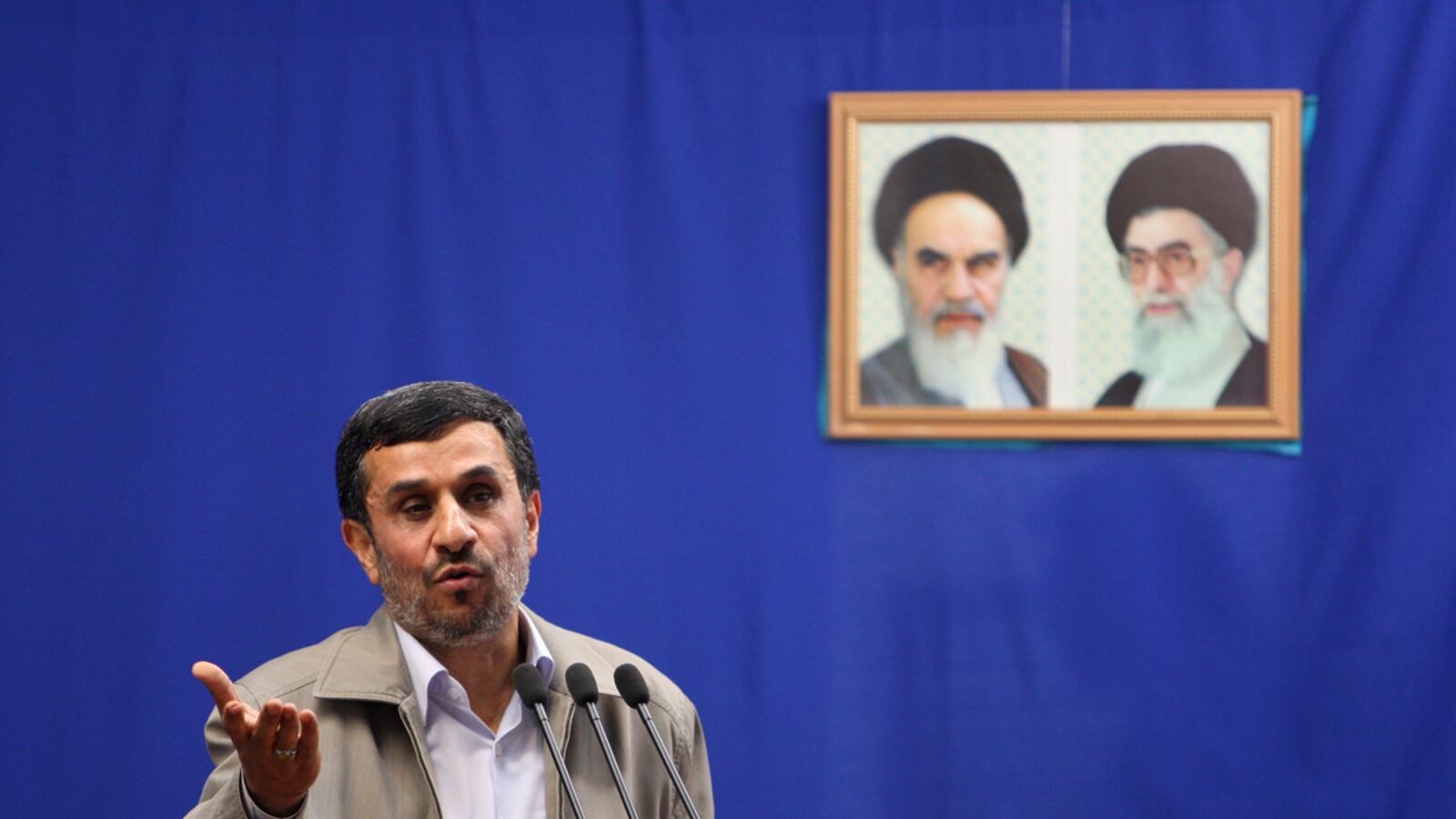 articles/2011/09/18/10-questions-for-ahmadinejad-what-the-media-should-be-asking/ahmadinejad-milani_t1wytt