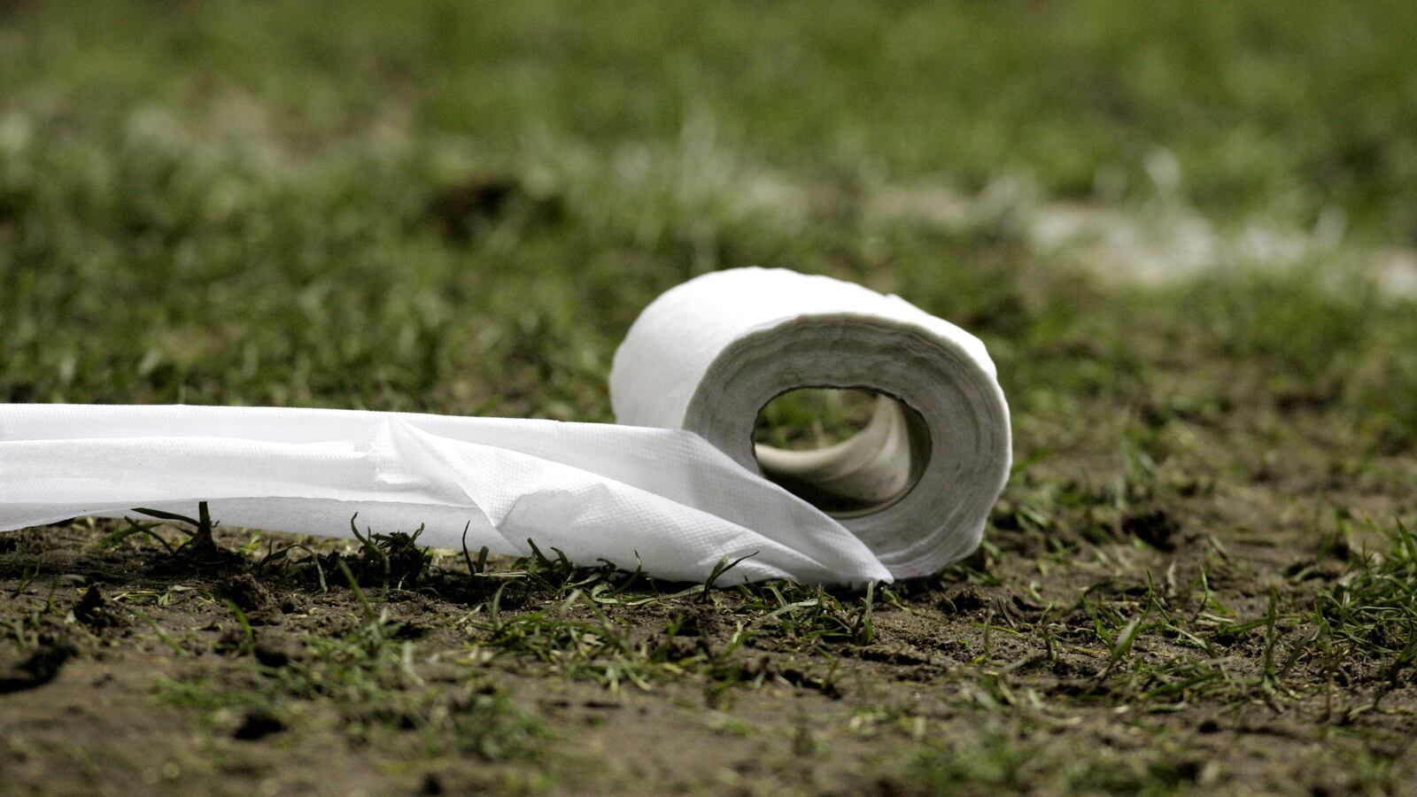 2006-01-25T000000Z_1_MT1ACI3383233_RTRMADP_3_SOCCER-ENGLAND-DUNFERMLINE-LIVINGSTON_clqxkc