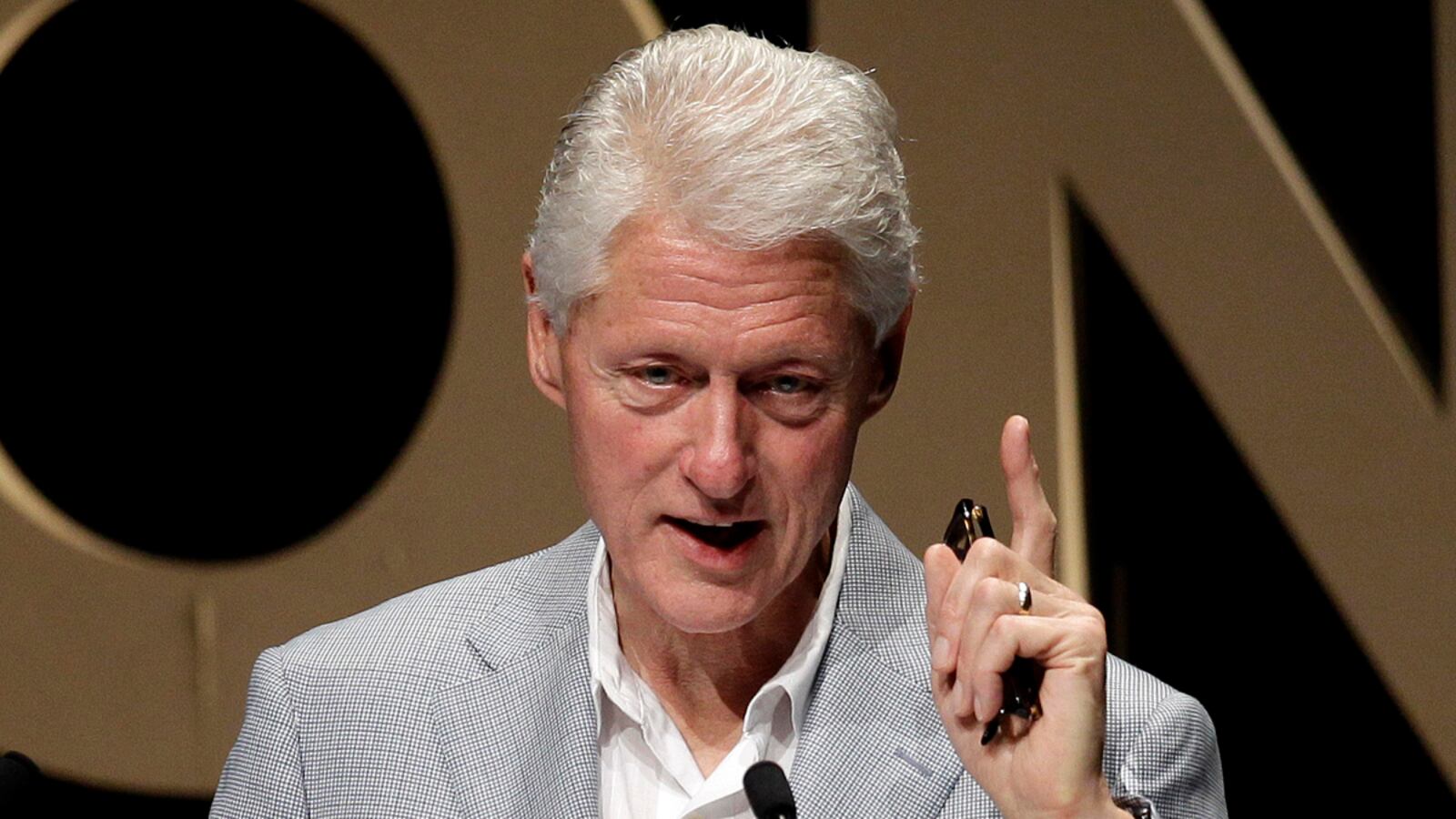 articles/2012/06/25/bill-clinton-warns-about-supreme-court-ruling-against-obamacare/bill-clinton-individual-mandate-sheehy_dyc5xp