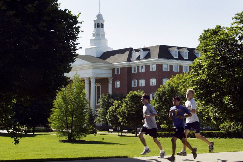 galleries/2013/10/16/20-healthiest-colleges-photos/2013-college-rankings-wheaton-college_s3nj0c