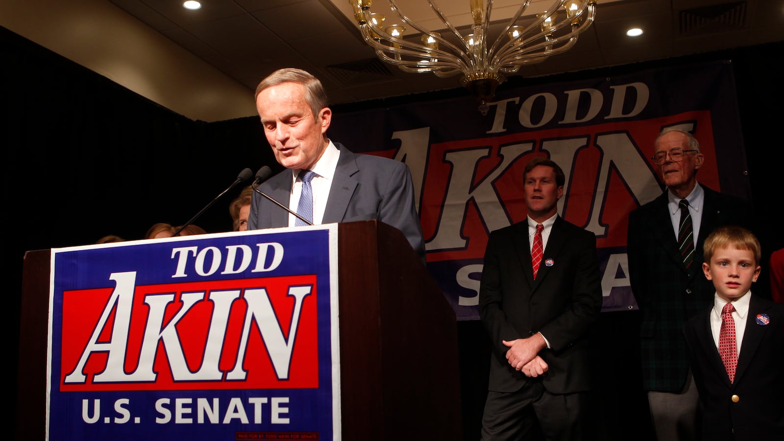 2012-11-07T120000Z_687371685_TB3E8B70C4MIF_RTRMADP_3_USA-CAMPAIGN_nf3mye