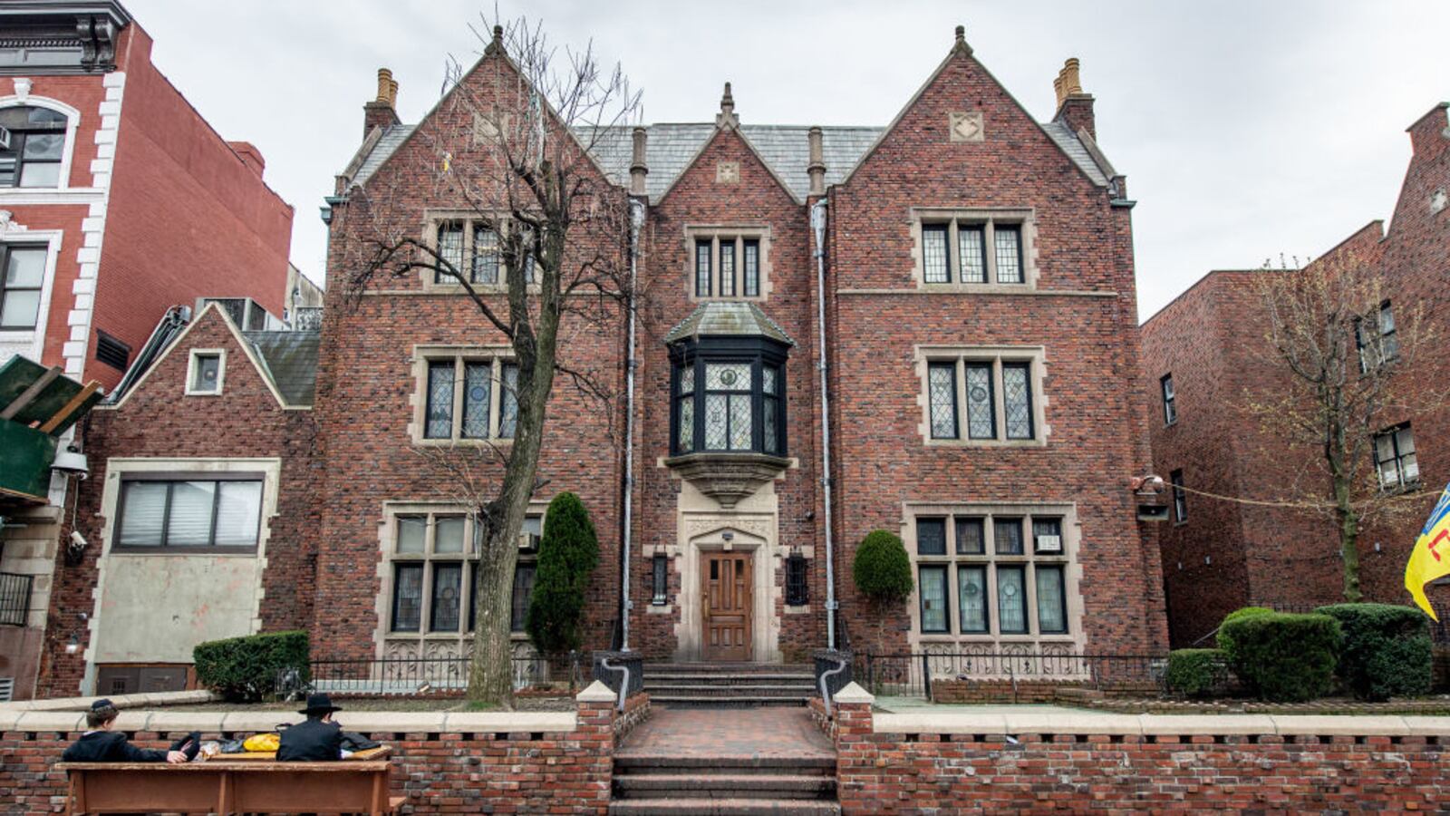 Outside view of the Lubavitch World Headquarters.