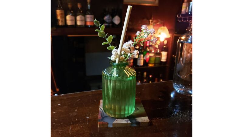 221007-Weisstuch-London-Gin-embed-03_xup6jd