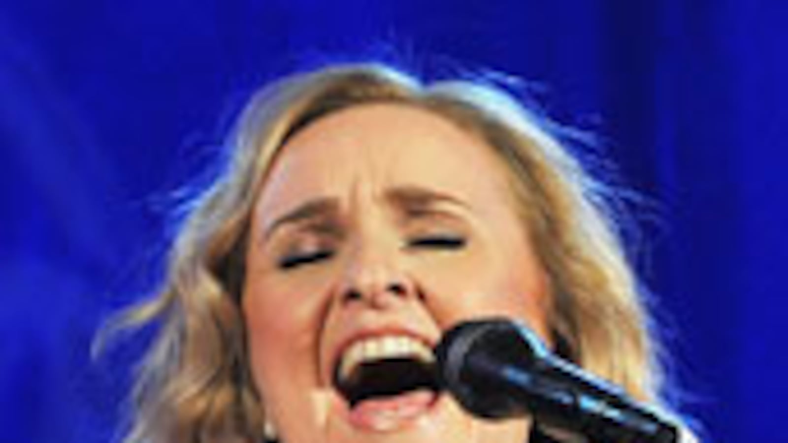 articles/2008/10/29/my-typical-homo-family/melissa-etheridge-new_94541_ljmtef