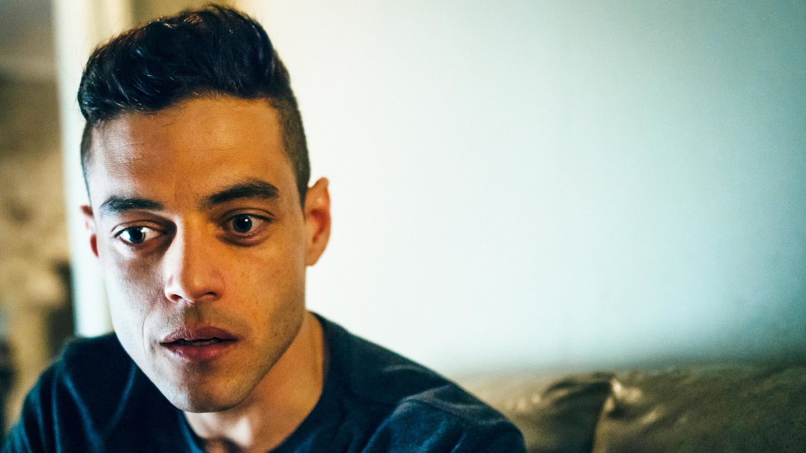 articles/2016/07/28/is-mr-robot-pushing-its-luck-with-yet-another-big-plot-twist/160728-leon-mr-robot-tease_rbxgmu