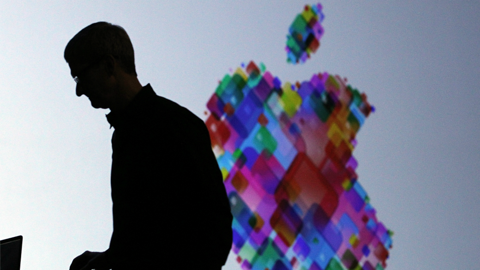 cheats/2012/08/15/apple-eyeing-live-tv/tim-cook-cheat_nzwj3j