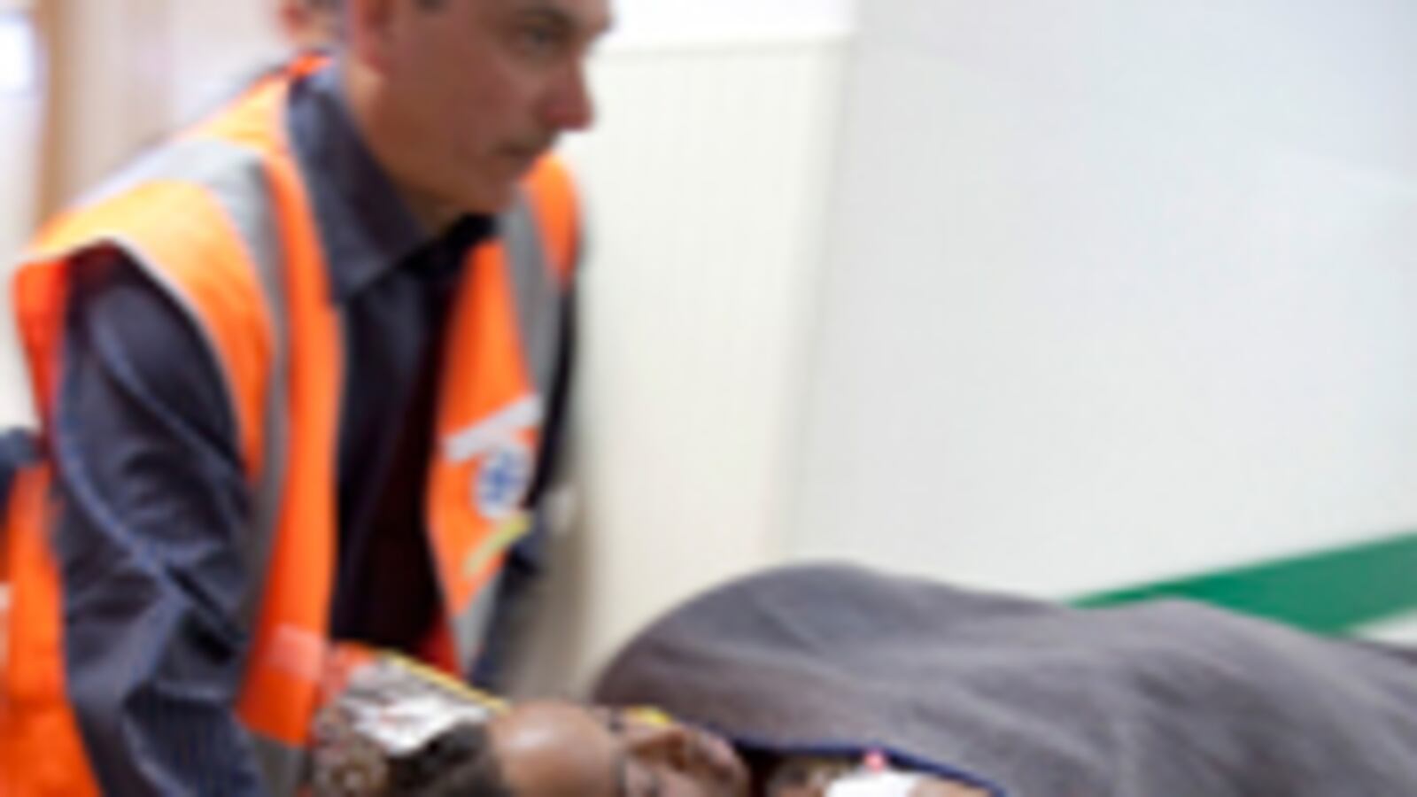 cheats/2011/04/06/migrant-boat-capsizes-near-italy/italy-migrant-boat-capsizes_exjzlo