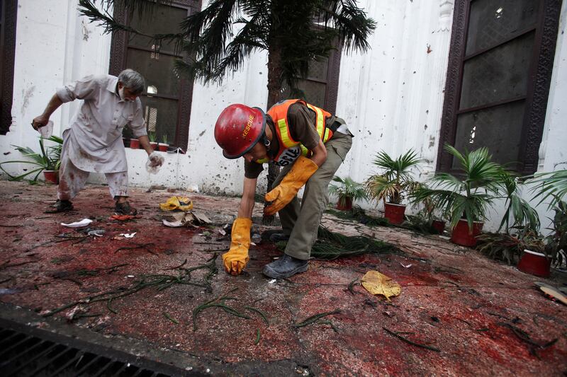 galleries/2013/09/23/pakistani-church-bombing-kills-dozens-photos/gal-pakistani-church-4_ilpviw