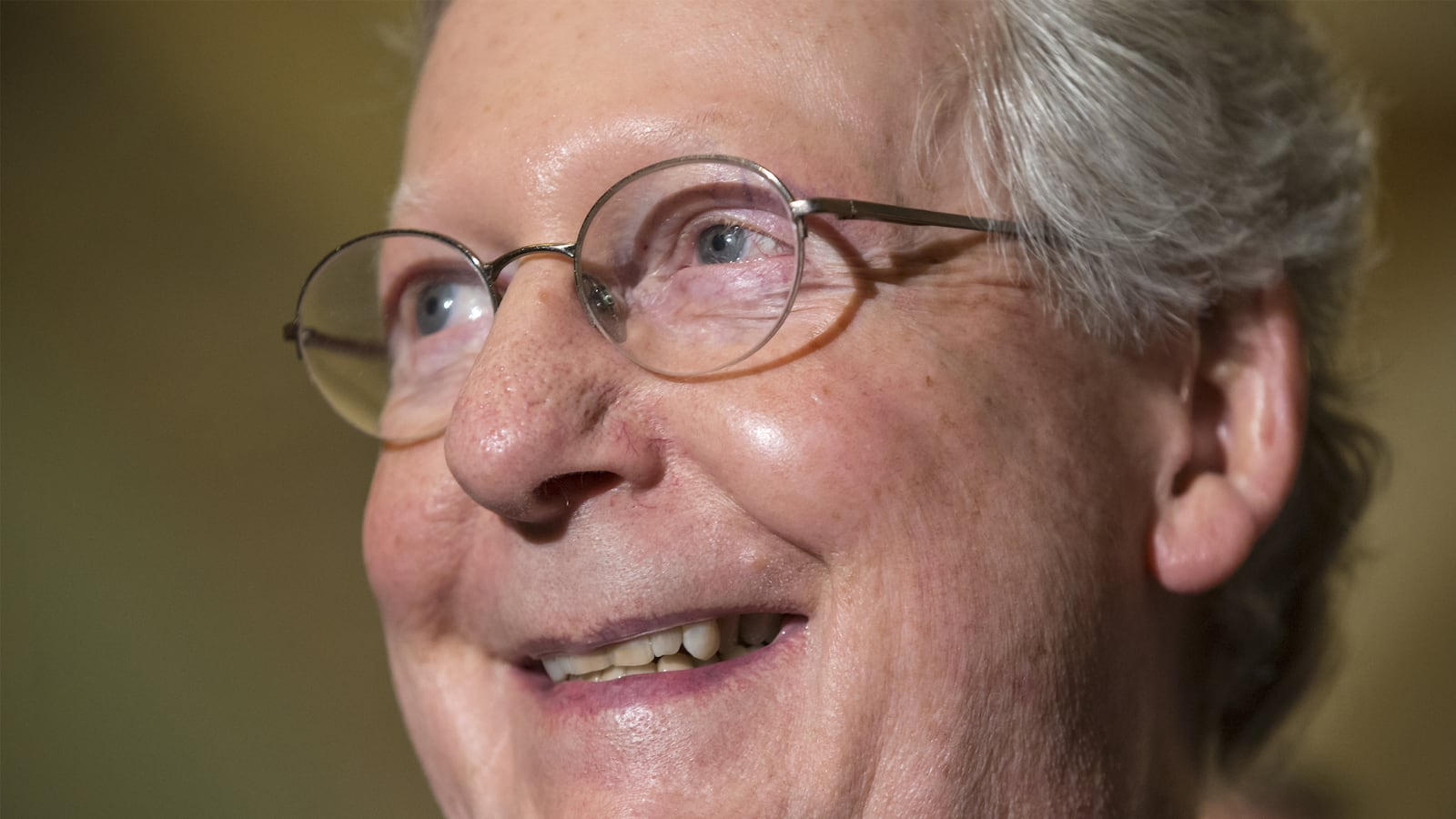 articles/2016/02/23/supreme-court-politics-turns-senate-into-dumpster-fire/160223-laslo-senate-republicans-tease_k4yixj