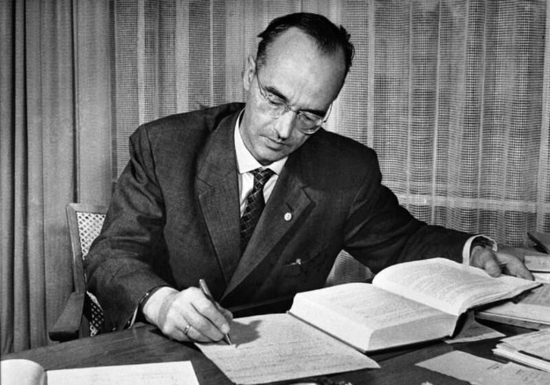 galleries/2010/06/29/spies-we-loved/spies---fuchs_fkrocp