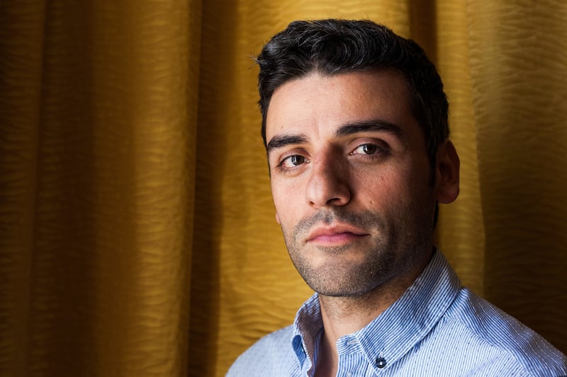 galleries/2013/12/19/rising-stars-of-2014-oscar-isaac-amy-schumer-more-photos/rising-stars-isaac_e3hd2o