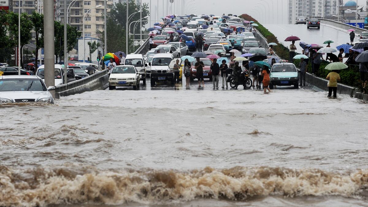 cheats/2011/06/19/170-dead-or-missing-in-china-floods/china-flooding-bridge-cheat_nych9i