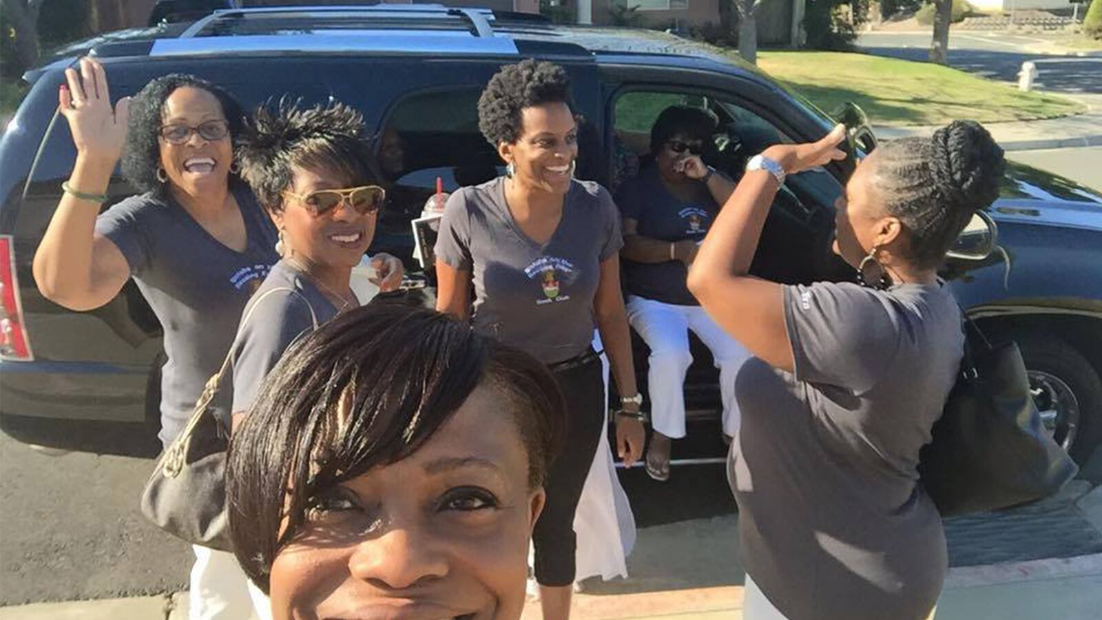 articles/2015/08/24/black-women-kicking-off-wine-train-for-laughing-too-loudly/150824-katz-wine-train-tease_kqf7ii