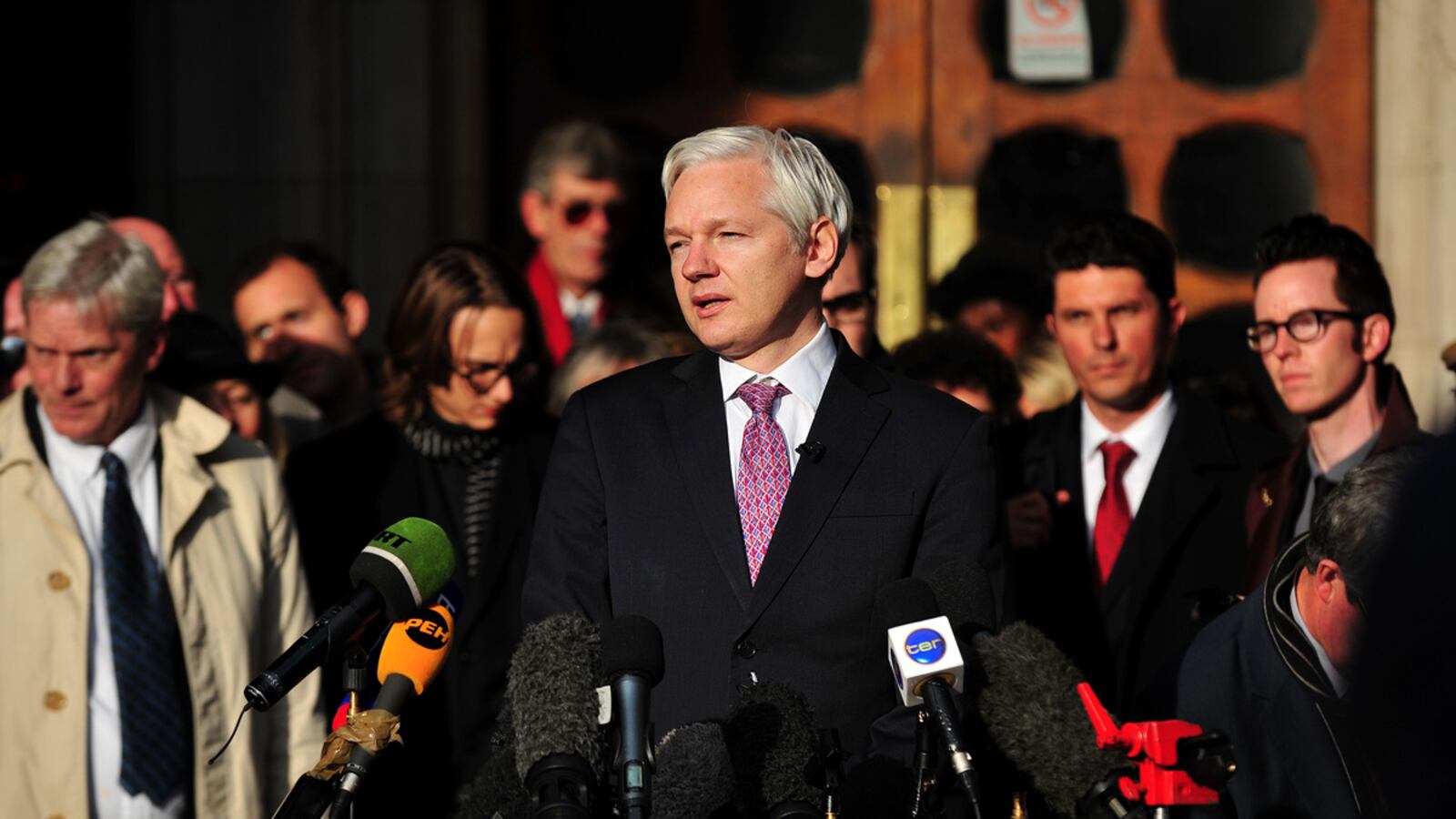 articles/2012/01/31/geoffrey-robertson-assange-s-appeal-rests-on-judicial-authority/julian-assange-extradition-robertson_z8eaxb