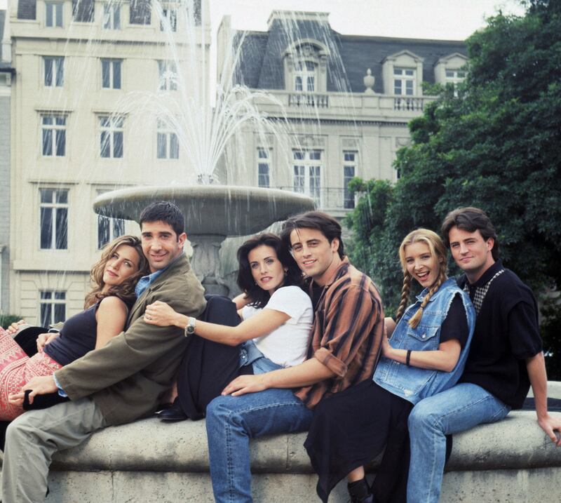 Jennifer Aniston as 'Rachel Green', David Schwimmer as 'Ross Geller', Courteney Cox as 'Monica Geller', Matt LeBlanc as 'Joey Tribbiani', Lisa Kudrow as 'Phoebe Buffay' and Matthew Perry as 'Chandler Bing' from 'Friends', June 15th 1994.