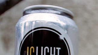 galleries/2010/10/18/healthiest-beers/healthiest-beers---ic-light_yhjcmb