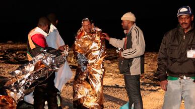 cheats/2011/05/08/report-nato-left-61-african-refugees-to-die/migrants-libya_qb871u