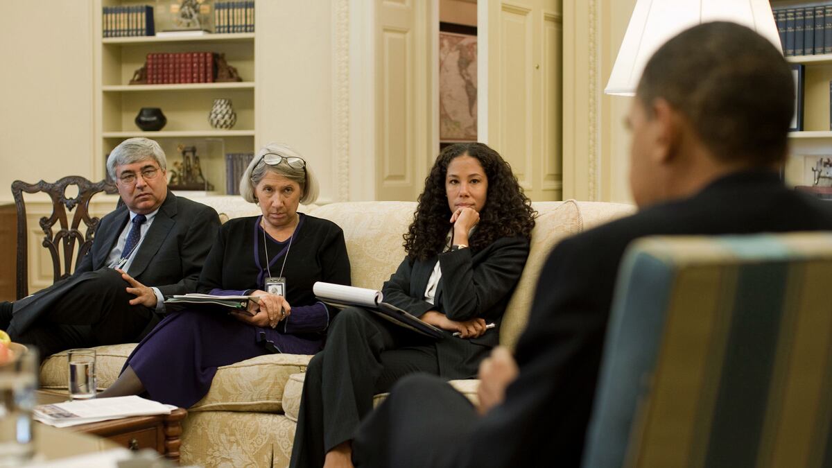 articles/2011/09/19/ron-suskind-interview-confidence-men-white-house-women-revolt/women-white-house-suskind-teaser_idghvg