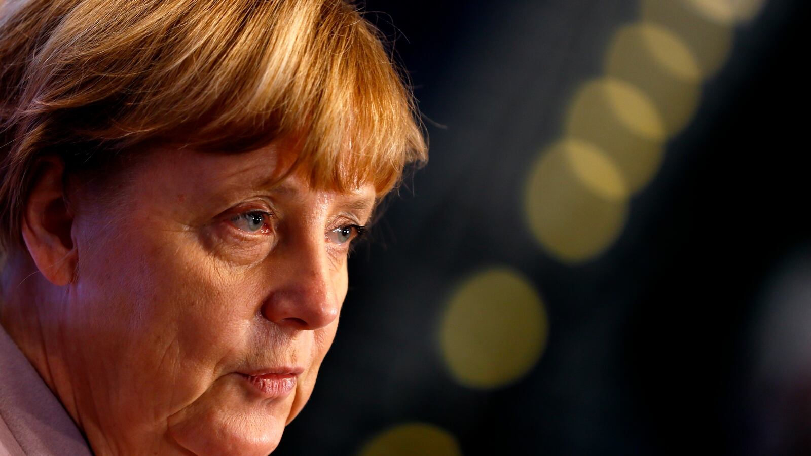 cheats/2016/12/06/merkel-wants-ban-on-full-islamic-coverings/161206-Merkel-cheat_sl8nci