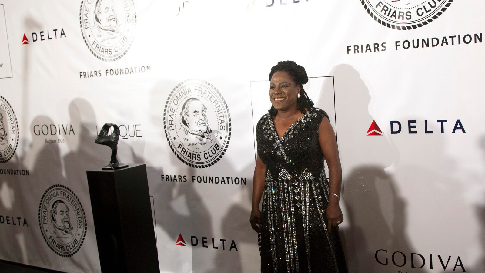 cheats/2016/11/18/singer-sharon-jones-passes-away/161118-sharon-jones-cheat_irivso