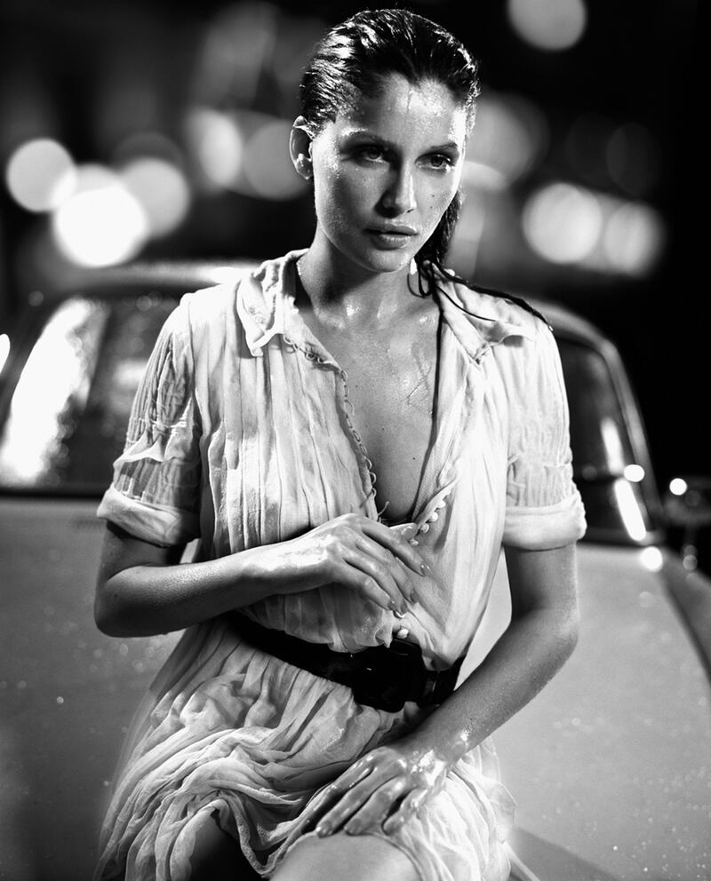galleries/2014/10/12/new-hollywood-classic-glamour-vincent-peters-s-celebrity-portraits/141009-vincent-peters-5_wxa5m7