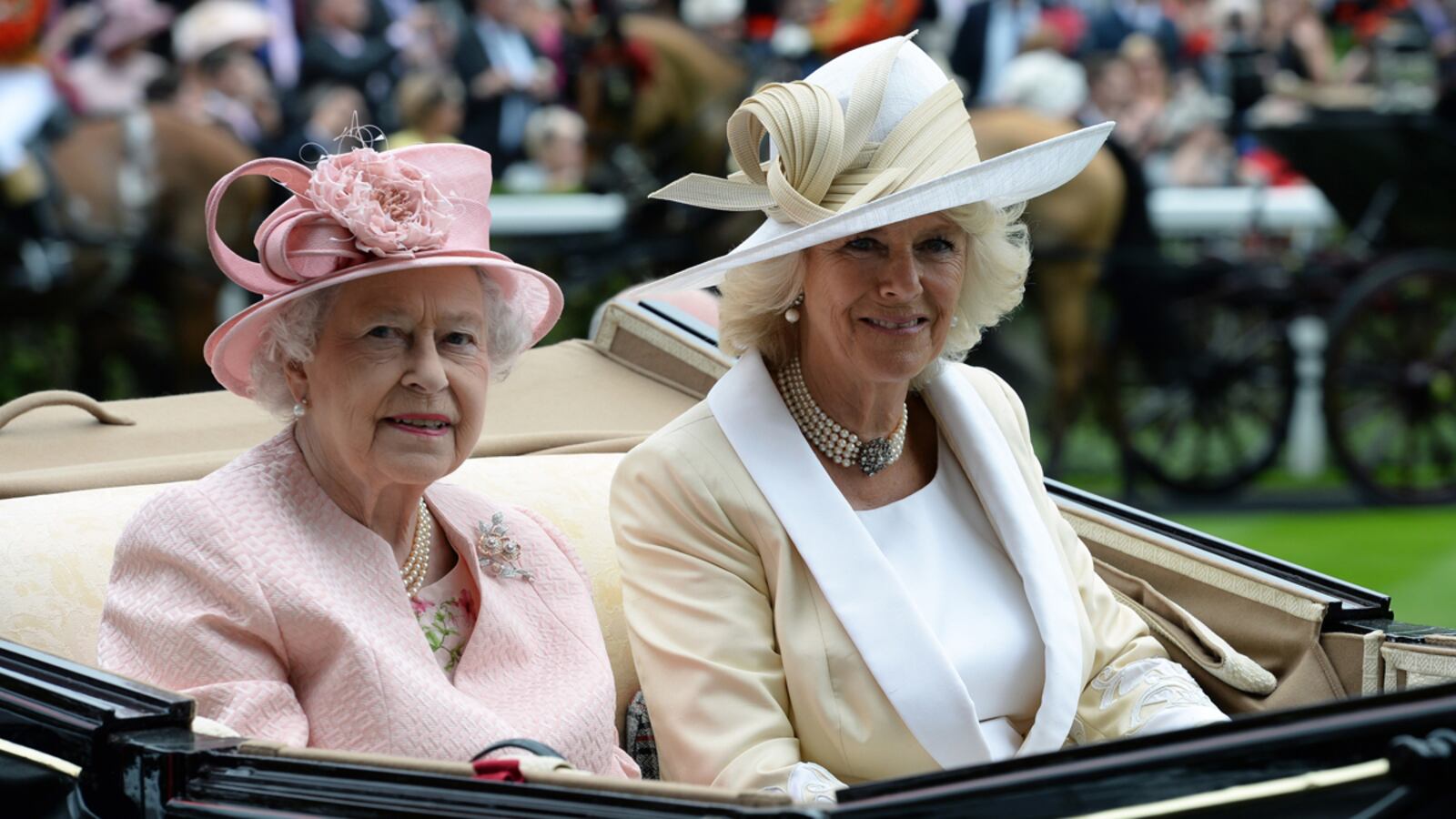 articles/2013/06/18/queen-arrives-at-royal-ascot-with-camilla/queen-camilla_bg0w8x