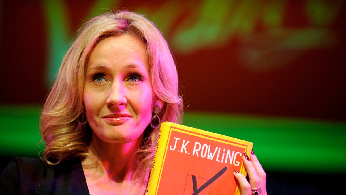 articles/2012/10/01/j-k-rowling-finds-herself-in-class-war-over-the-casual-vacancy/j-k-rowling-backlash_menkse