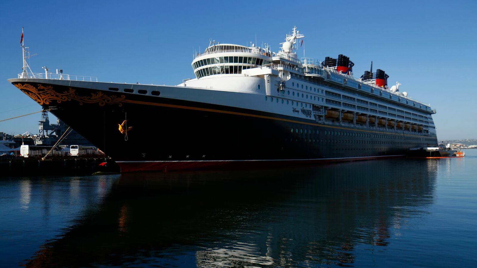 cheats/2016/02/18/hacker-suspect-held-on-disney-cruise/160218-cheat-disney_mcoinn