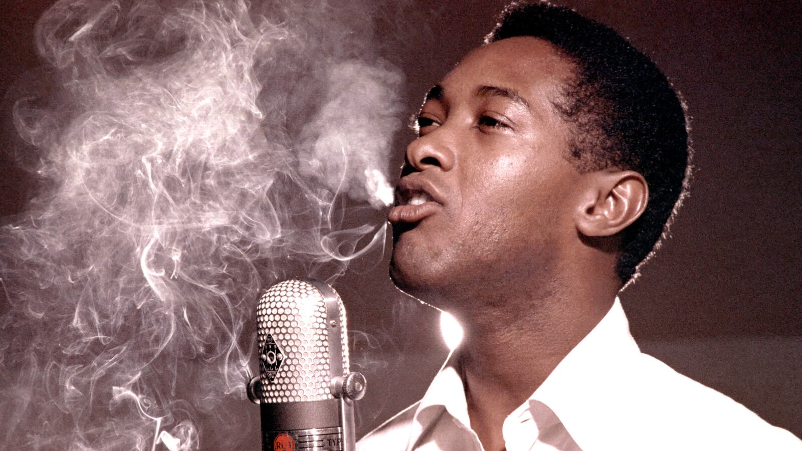 articles/2014/12/28/how-martin-luther-king-jr-influenced-sam-cooke-s-a-change-is-gonna-come/141226-cooke-change-come-tease_xoixio