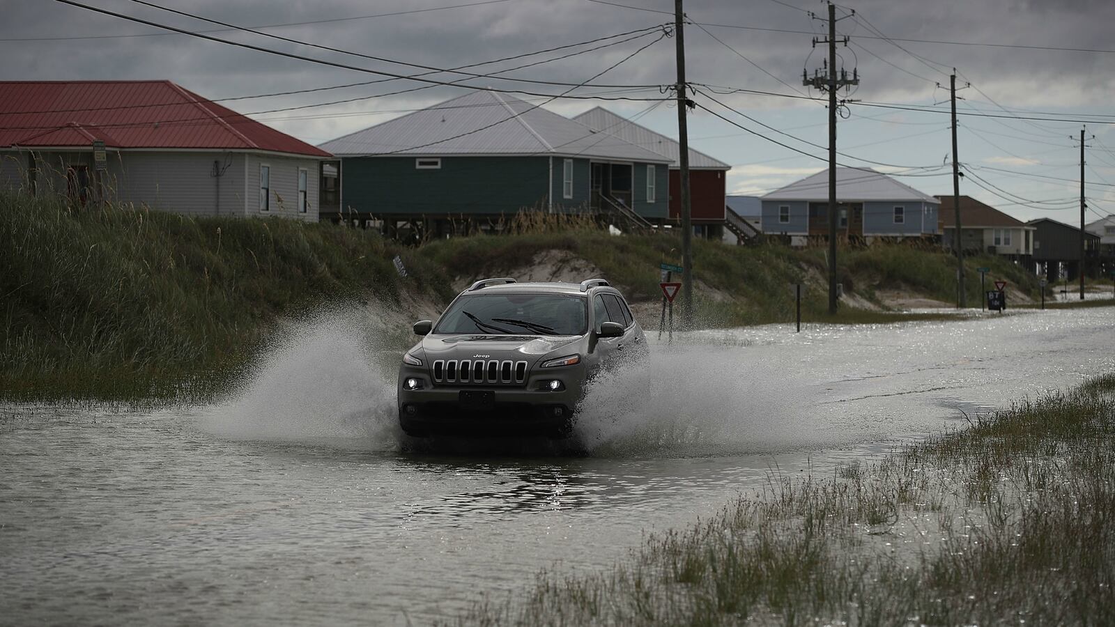 180904-storm-gordon-landfall-death-cheat_pioowt