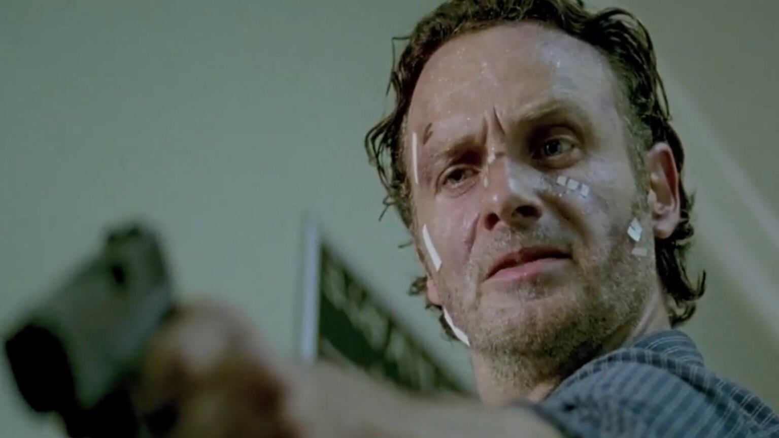 articles/2015/07/10/walking-dead-season-6-trailer-debut/150710_walkingdead_embed_gh3rzt